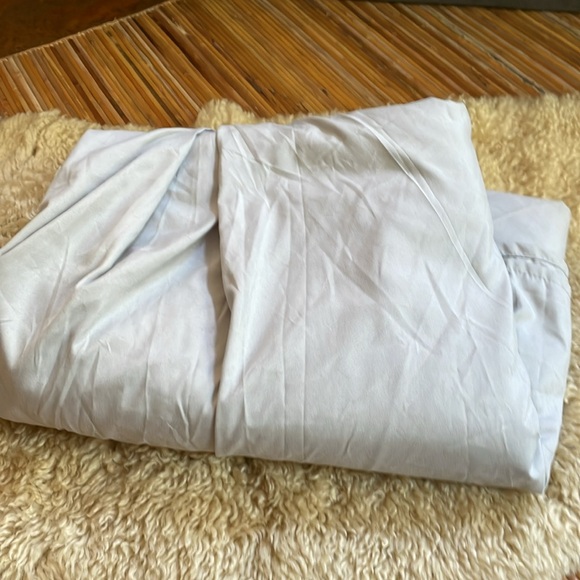 Twin XL bed skirt in excellent condition, grey/lavender color - Picture 4 of 5